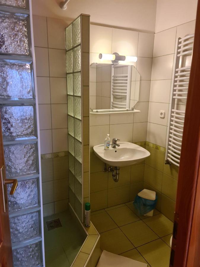 Mediterran Apartman Es Vendeghaz Hajduszoboszlo Exterior photo