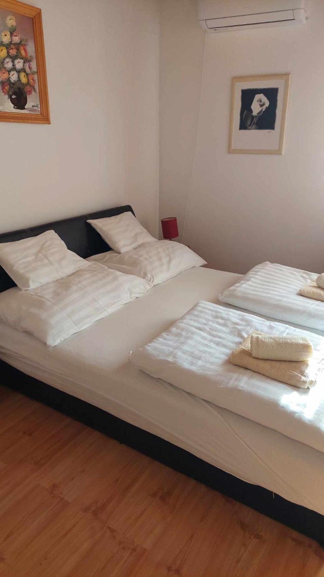 Mediterran Apartman Es Vendeghaz Hajduszoboszlo Exterior photo